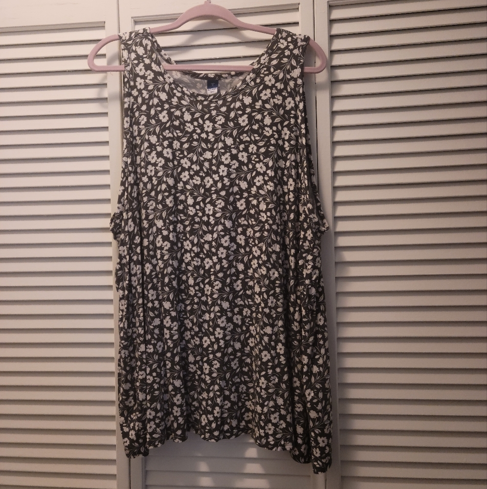 Old Navy Luxe Tank Top - Picture 3 of 5